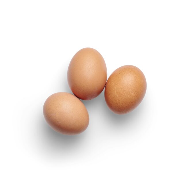 Trois oeufs