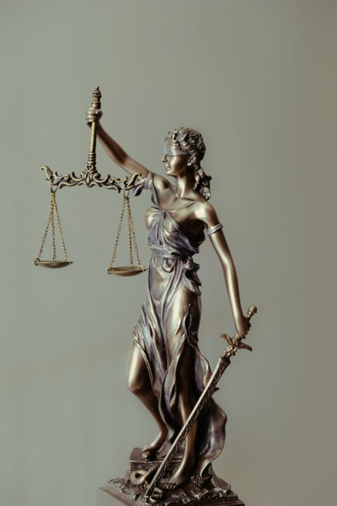 Le glaive et la balance de la justice